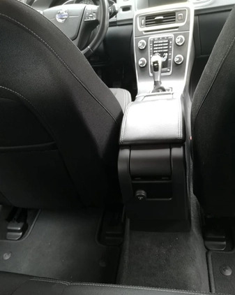 Volvo V60 cena 41800 przebieg: 193500, rok produkcji 2015 z Bytom małe 407